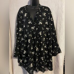 NWT Old Navy Floral Black Women's Top